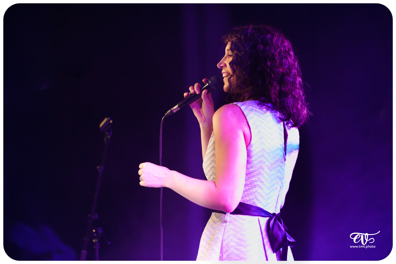 SERGE, ELEGANCE ACOUSTIQUE